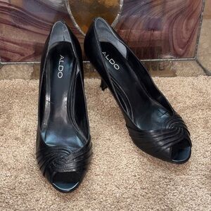 Aldo Black Leather Peep-Toe Twist Knot Heels